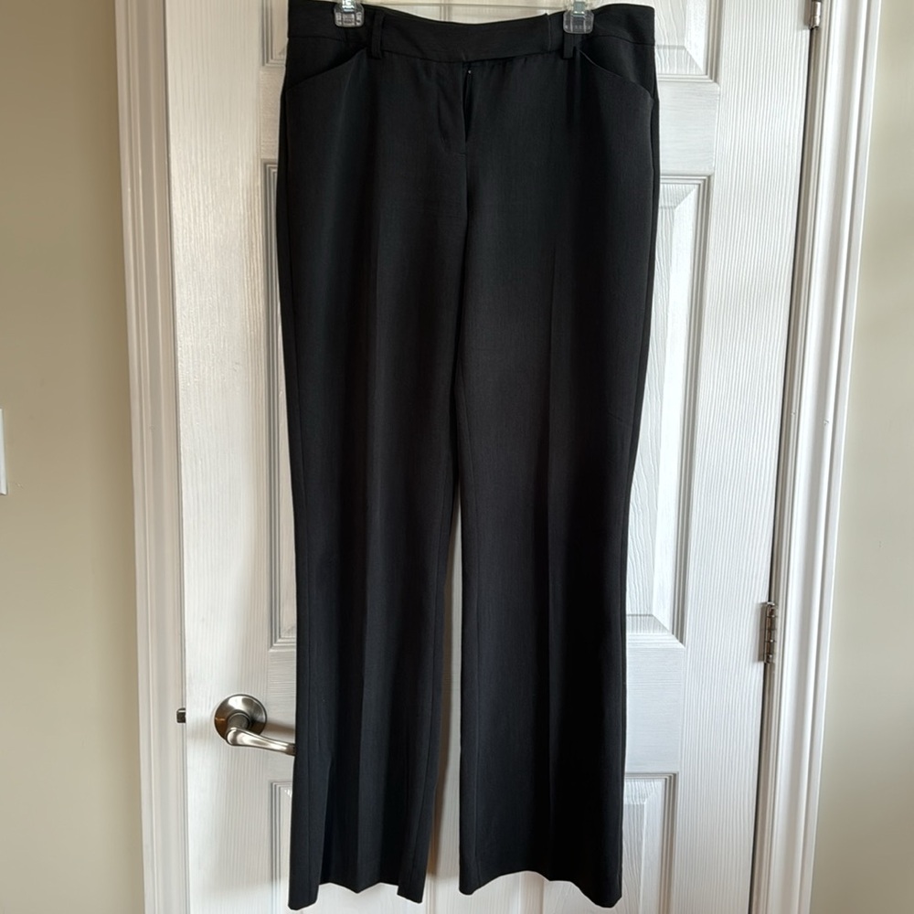 Express Editor cut charcoal gray trousersTwo front & back pockets. Straight cut